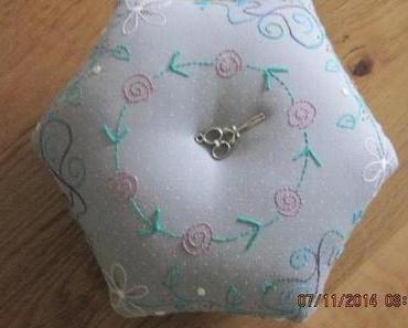 SAL Nr. 5, ein Nadelkissen