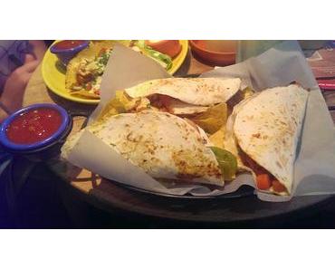 Sausalitos - vegane Tacos mit Tortilla-Chips und zwei Dips