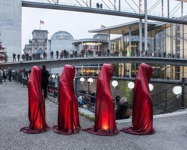 25 Years Fall of the Berlin Wall, Germany – goverment district Guardians of Time Manfred Kielnhofer contemporary fine public large scale art arts arte sculpture