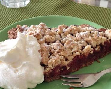 Winterlicher Kirsch-Blechkuchen mit Zimtstreusel