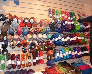 Unsere Drachenwand bei JaWolle Saarbrücken erstrahlt in neuen Farben!