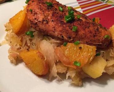 Sauerkraut einmal anders: Fruchtiges Sauerkraut mit Hähnchenbrust