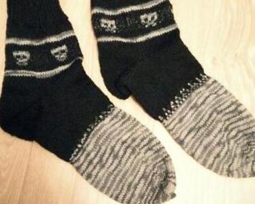 Weihnachtsgeschenk: handgestrickte Socken