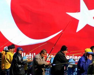 Türkische Fahne und das Kreative Sonntagsrätsel #2
