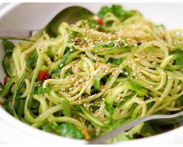 Asiatischer Gurken Nudel Salat