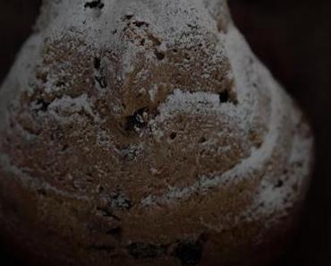 Guglhupf mit Rosinen