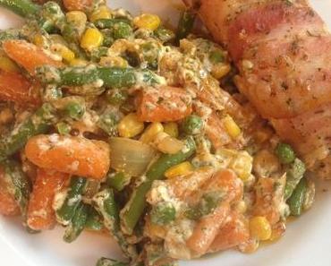 Lachs im Baconmantel mit Feta-Gemüse