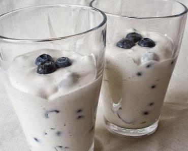 Einfaches Quark Dessert mit Blaubeeren