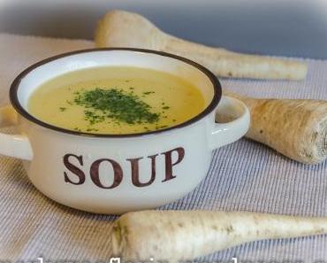 Wurzelcreme-Suppe mit Pastinaken, Kartoffeln und Möhren