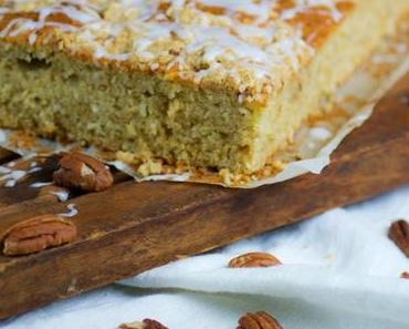 Matsch-Bananen? Wie wäre es mit Bananen-Kokos-Kuchen mit Pekanstreuseln?