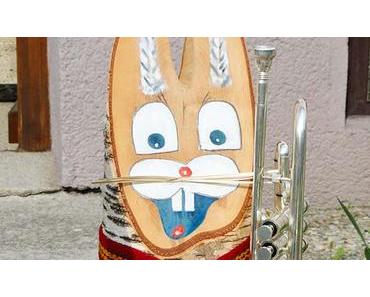 Bild der Woche: Osterhase mit Trompete