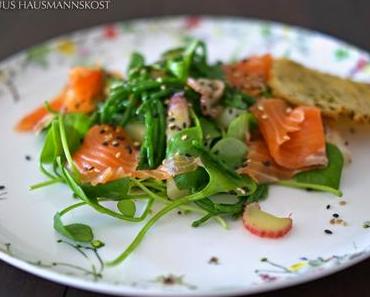 hausgebeizter Lachs, Spargelsalat mit Portulak und Queller