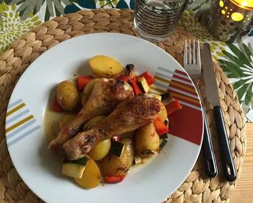 Hähnchenschenkel auf Gemüsebett