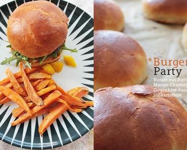 Burger Party: Burger mit Ruccola, Mango-Chutney, Ziegenkäse und dazu Süßkartoffel-Pommes