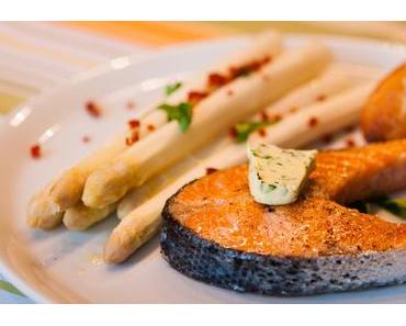 Spargel, Fisch und Bärlauchbutter