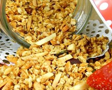 Knusprig leckeres Mandel-Vanille Müsli