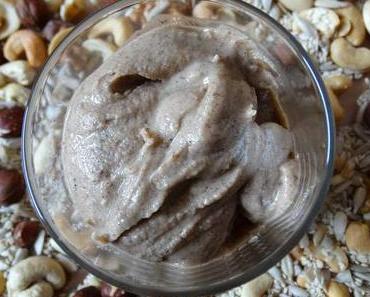 Selbstgemachte Nussbutter