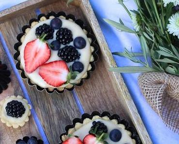 Pique-nique avec tartelette aux fruits